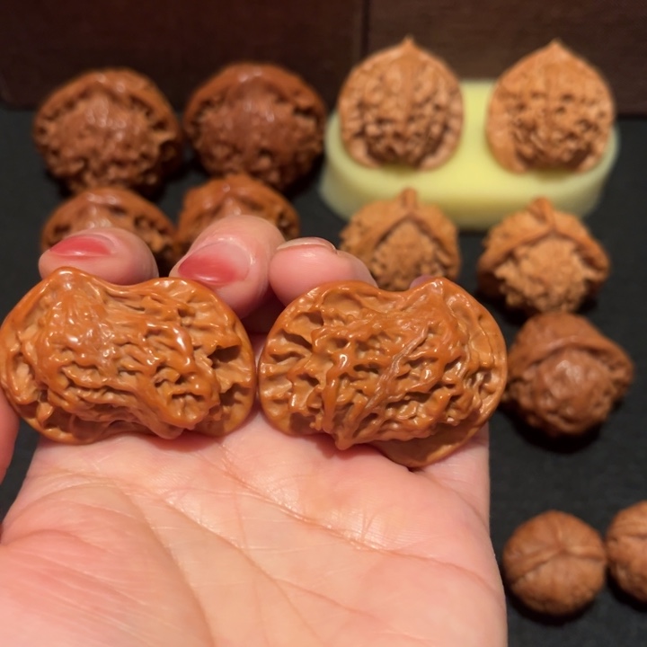 吊坠文玩核桃犀牛望月