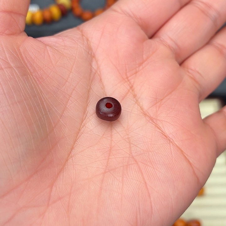 王***器琥珀未镶嵌裸石定制蜜蜡