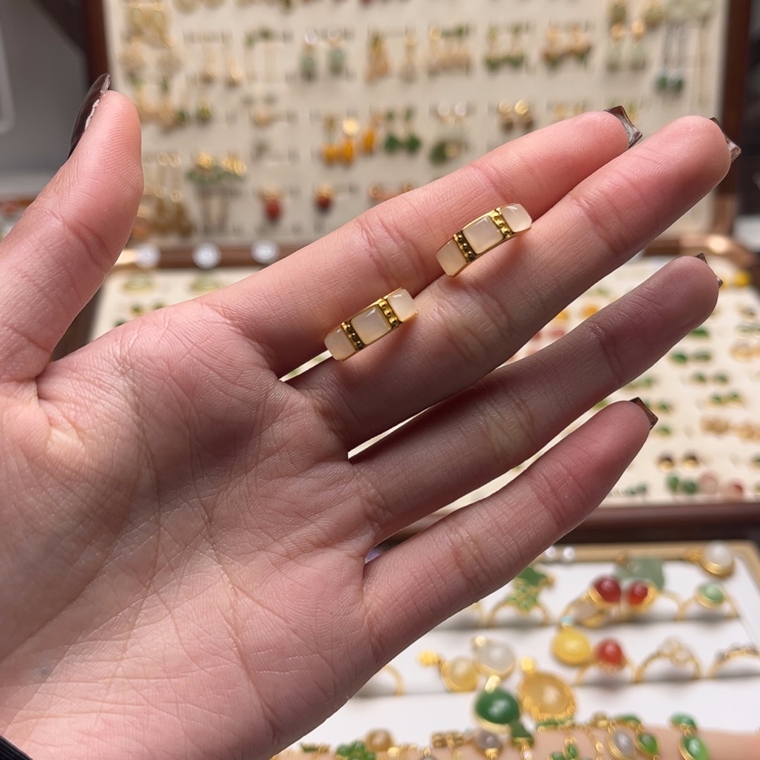 晚***·和田玉银S925镀金镶嵌耳坠