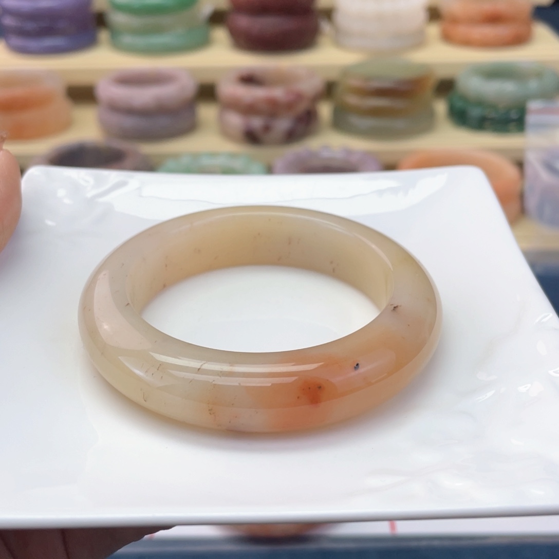 石英质玉未镶嵌手镯