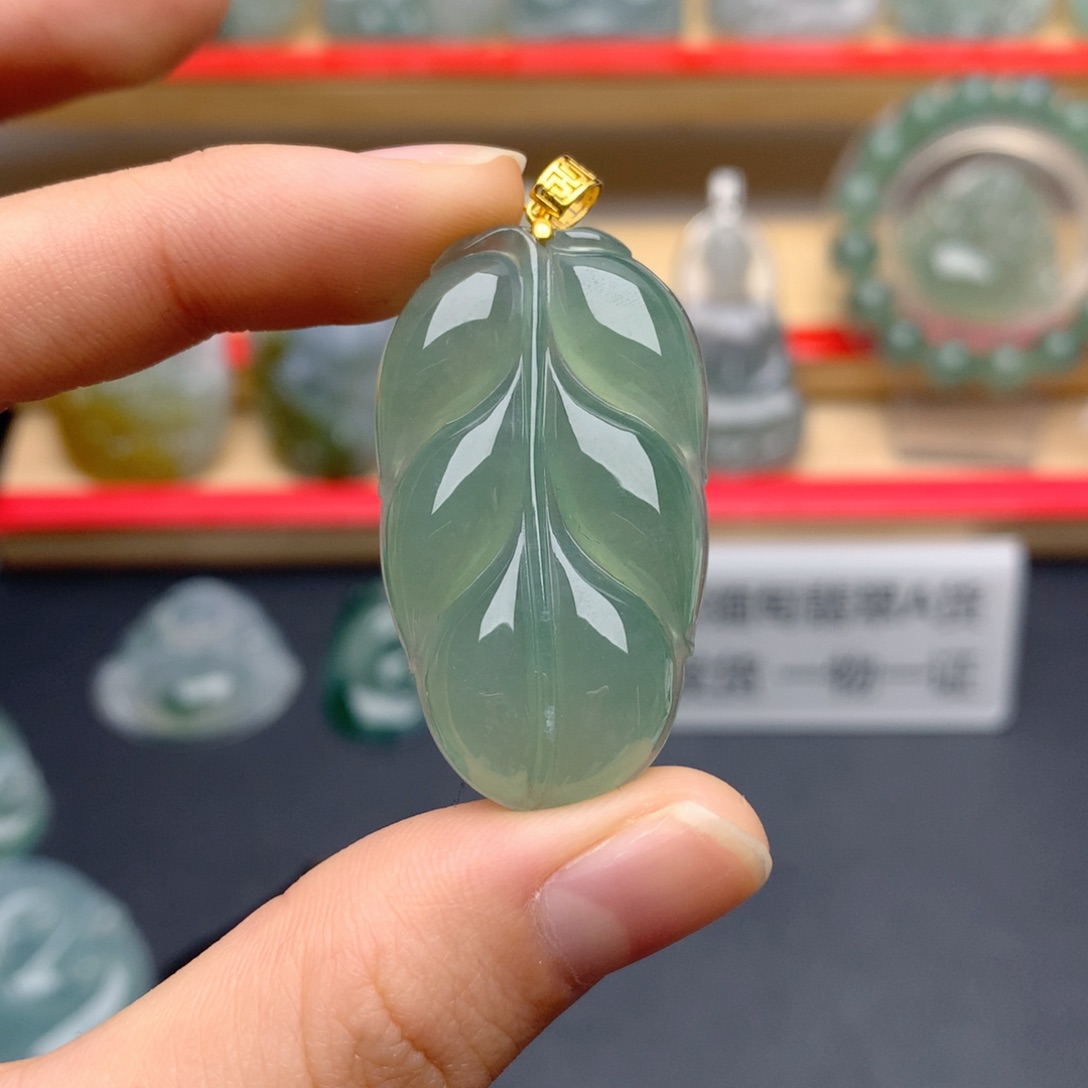 翡翠18K金镶嵌颈饰大叶有成