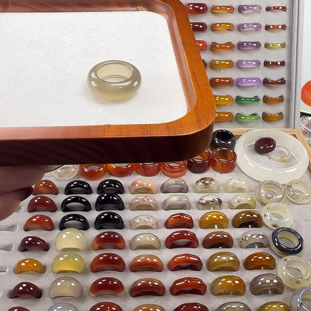 玛瑙/玉髓未镶嵌戒指B8不退换16.2港12