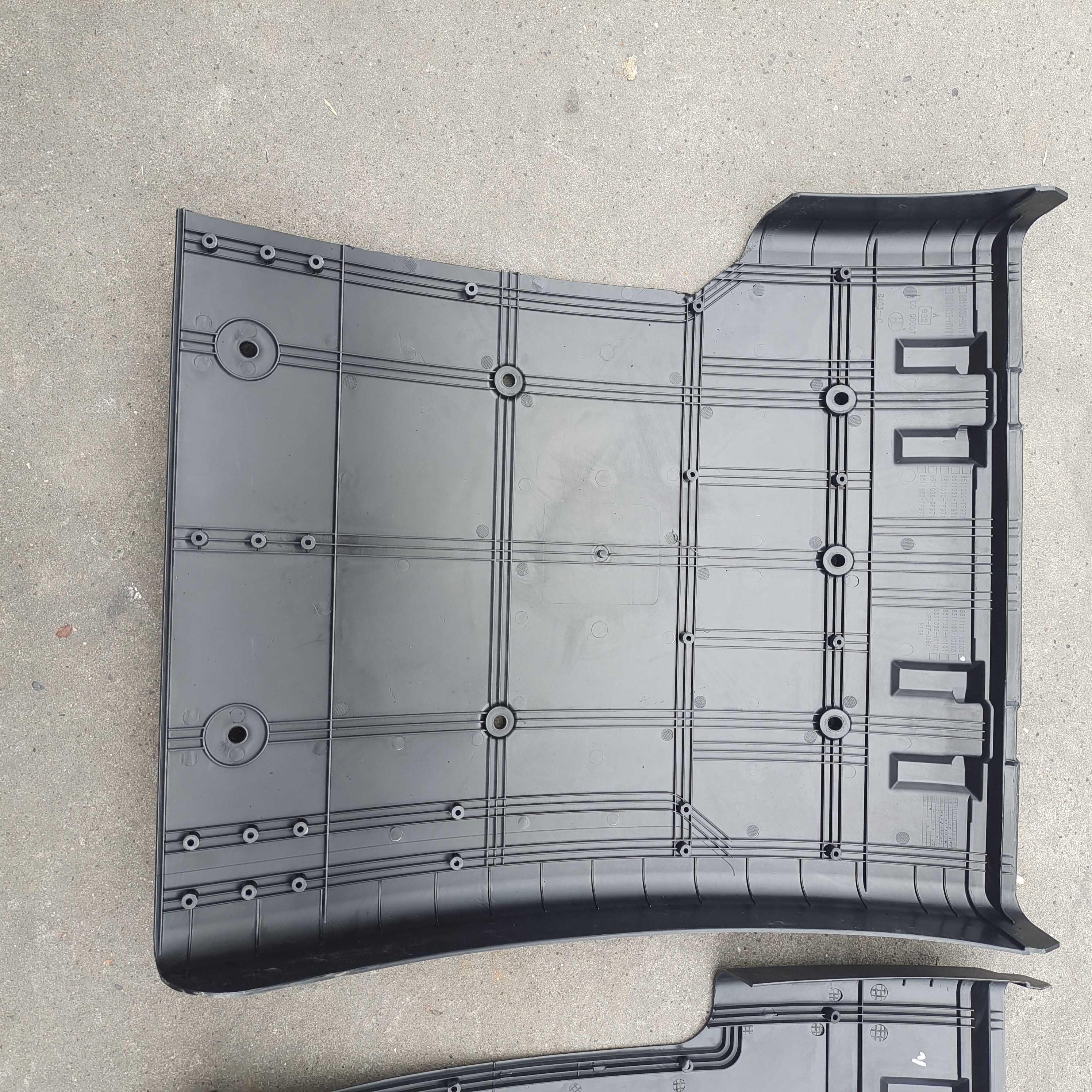 原厂天龙旗舰天龙KL后轮挡泥板+上盖+拉条