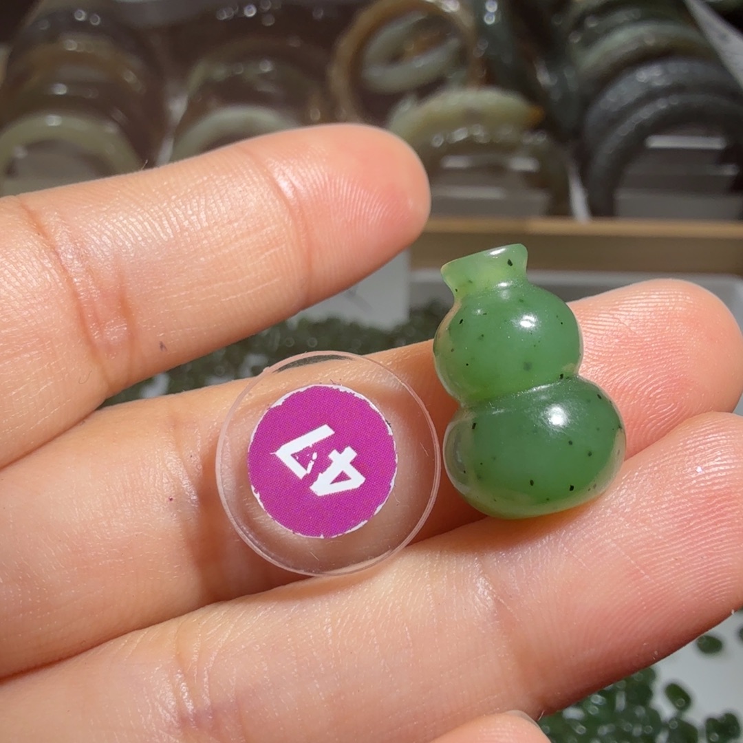 和田玉未镶嵌珠宝奇石