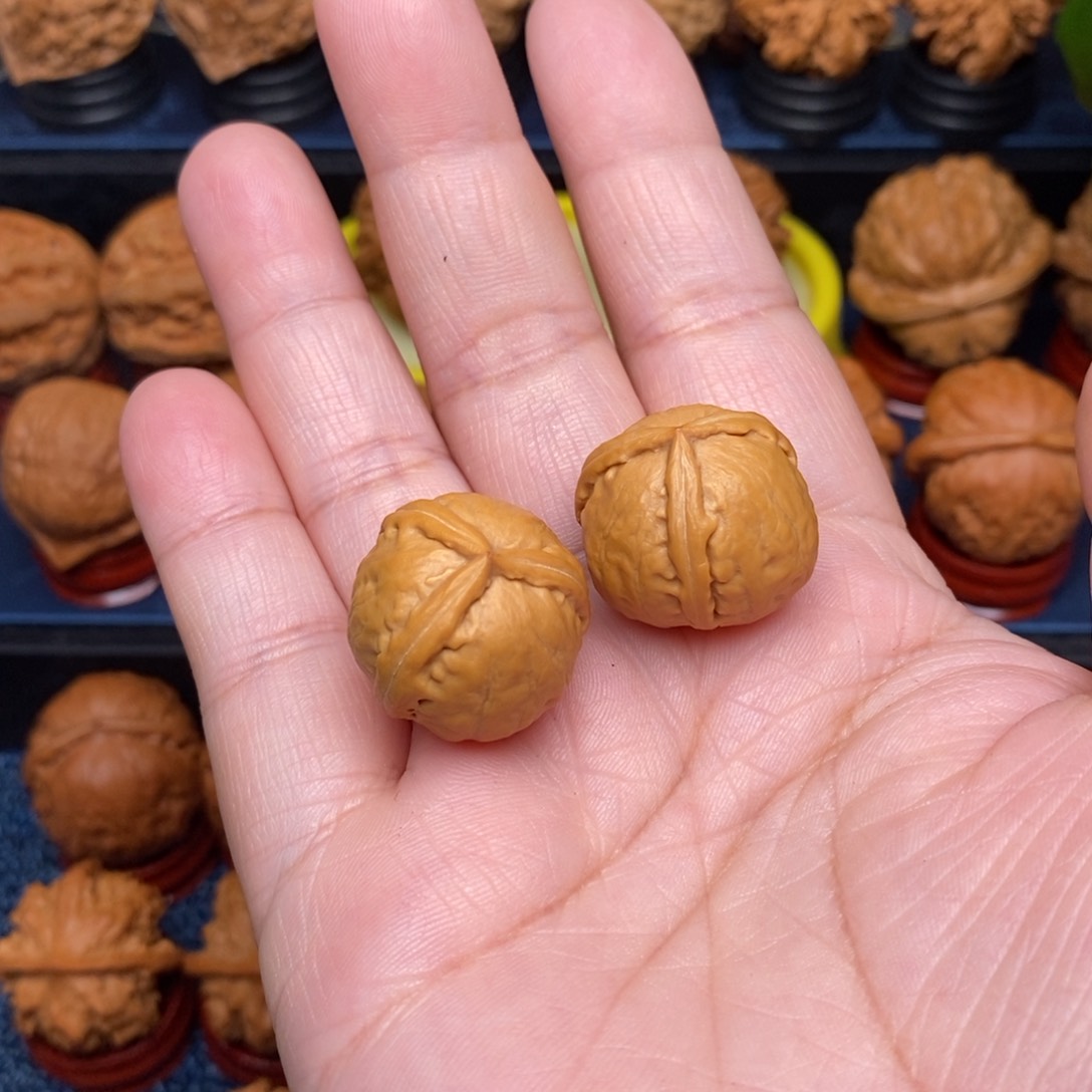 文玩核桃把件C**生手捻