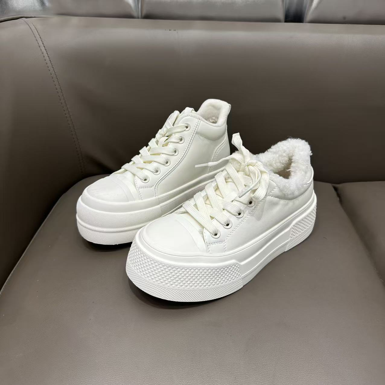 【达人专享】全真皮毛绒小白鞋（3-7天发/接受劝退）