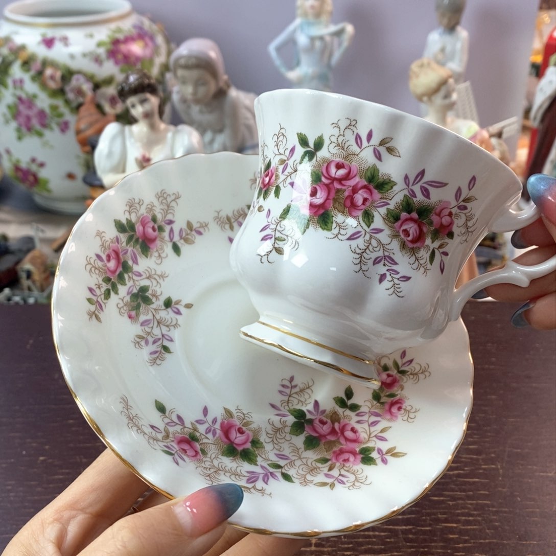 阿尔伯特欧洲瓷器水晶瓷偶