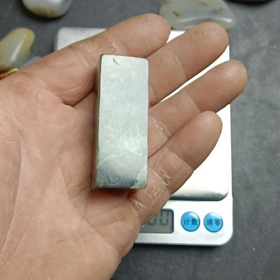 和田玉未镶嵌车挂