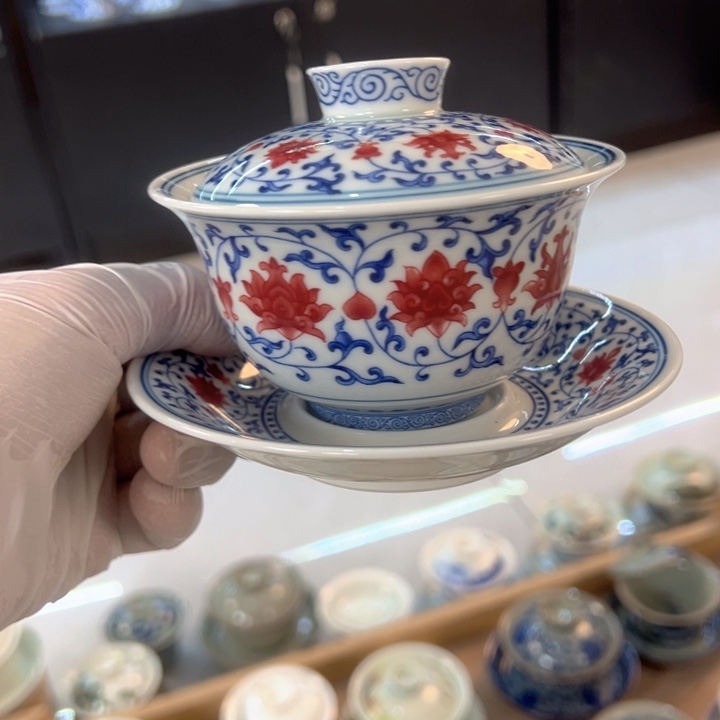 陶摆件白青花釉里红缠枝莲元宝盖碗全品