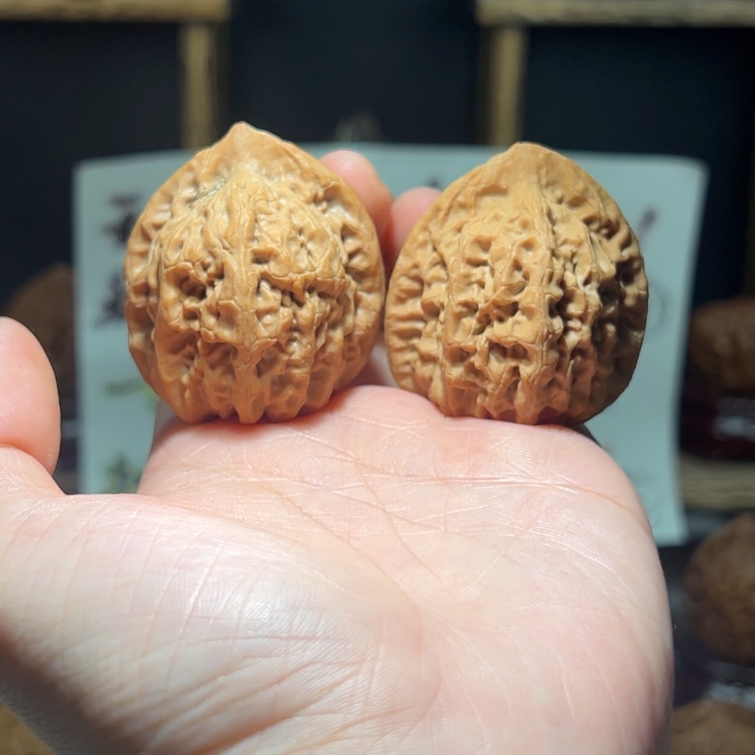 文玩核桃吊坠佛肚