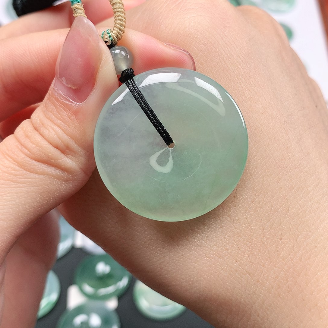 翡翠颈饰未镶嵌庞**羊平安