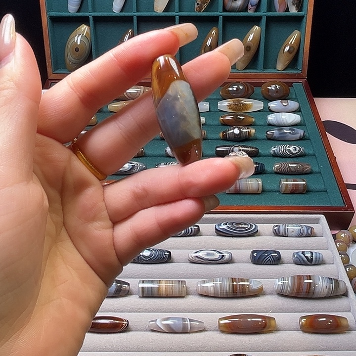 玛瑙/玉髓未镶嵌吊坠(赠链)