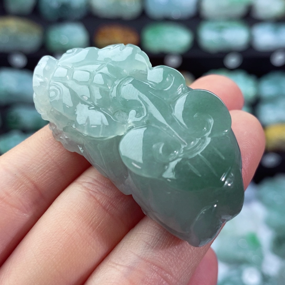 翡翠颈饰未镶嵌天然