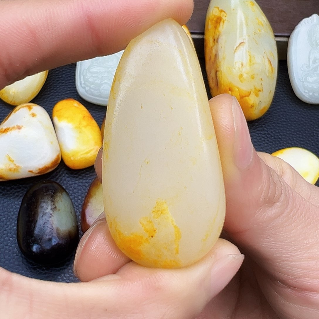 和田玉挂件未镶嵌