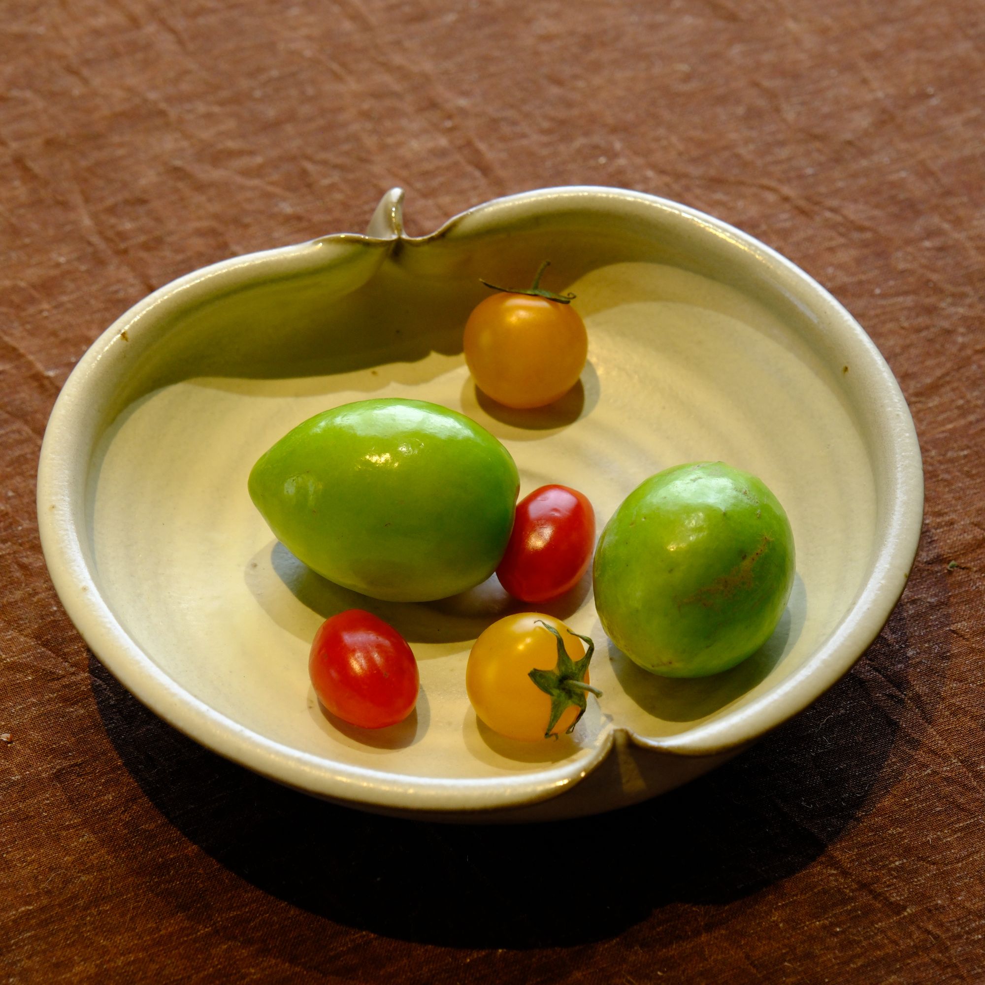 小喜宅 手工苹果盘（口径约15x20cm，高约5cm）
