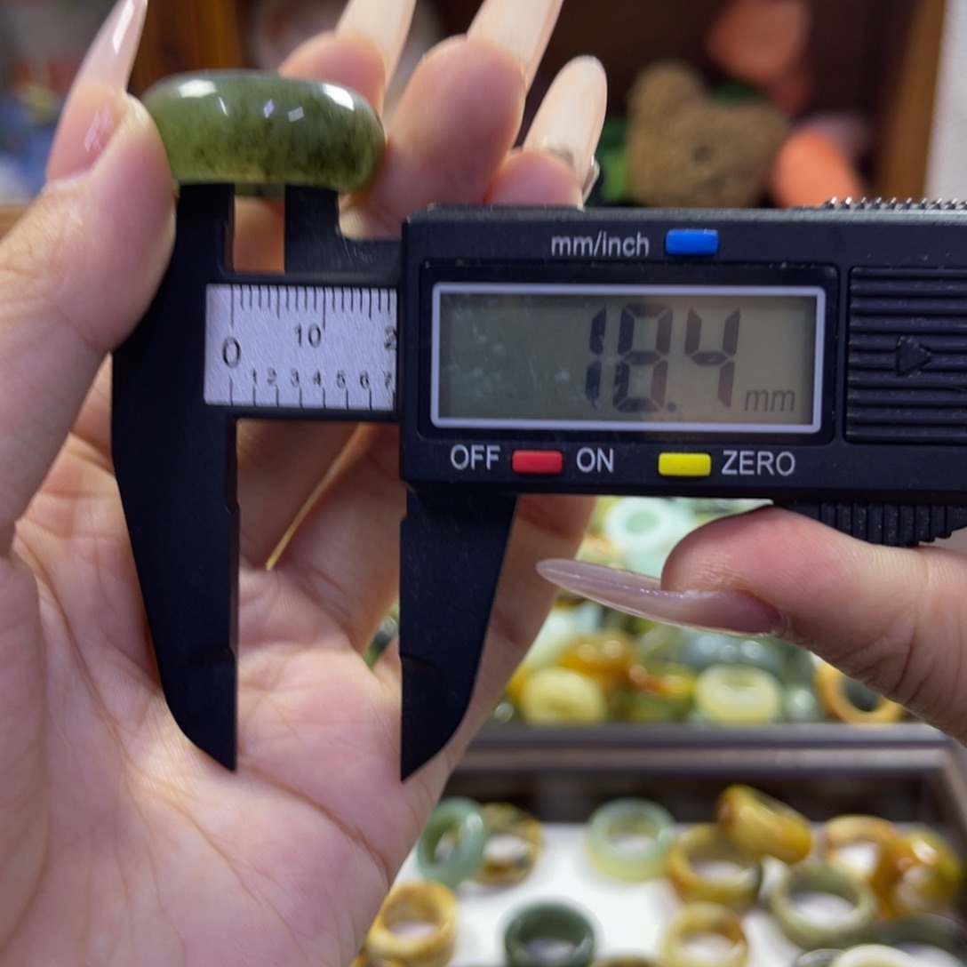 蛇纹石玉未镶嵌手镯77