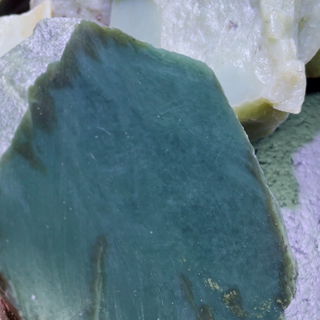 和田玉未镶嵌珠宝半成品