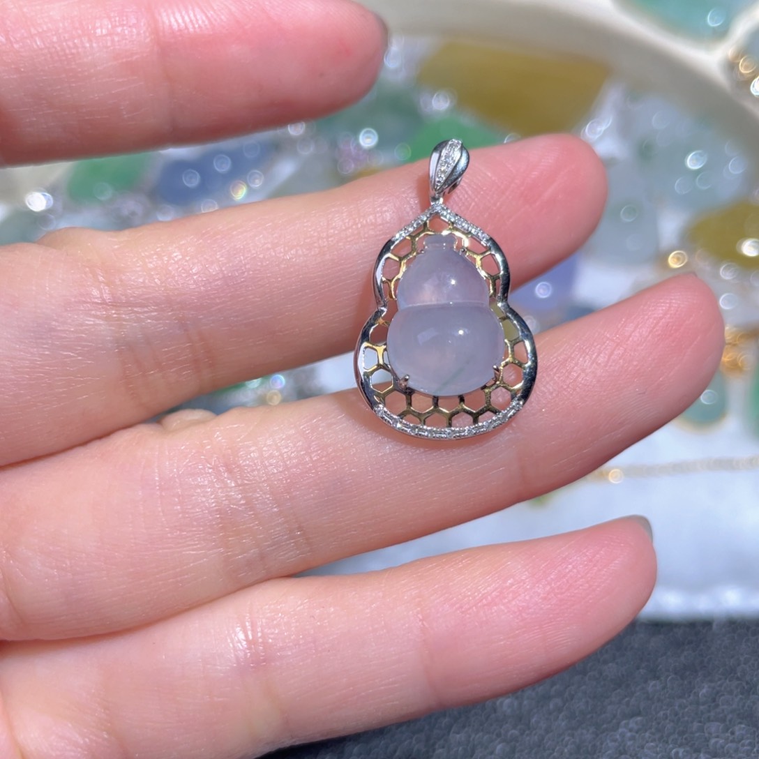 翡翠颈饰18K金镶嵌翡翠