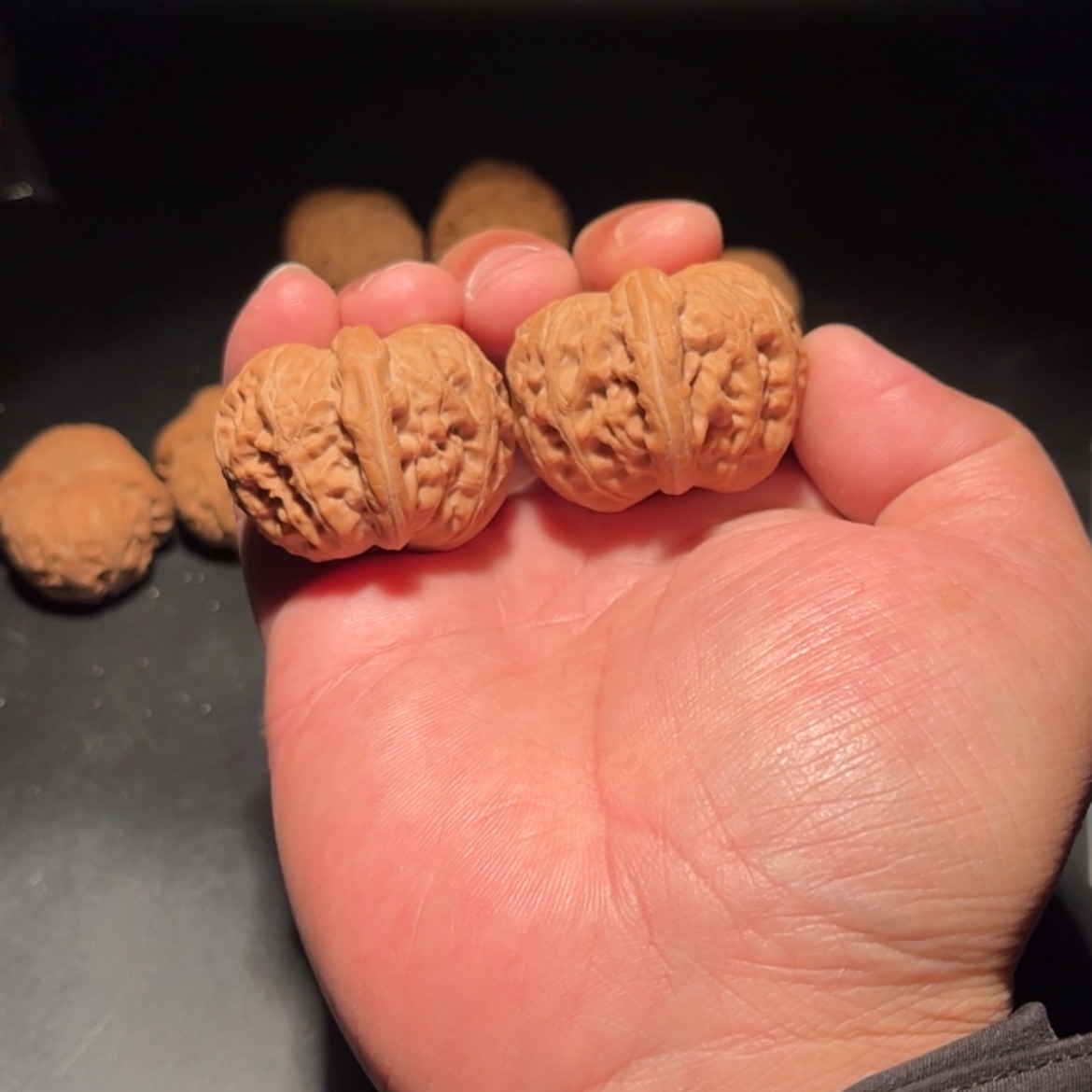 【闪购商品】R****d文玩核桃木制手把件