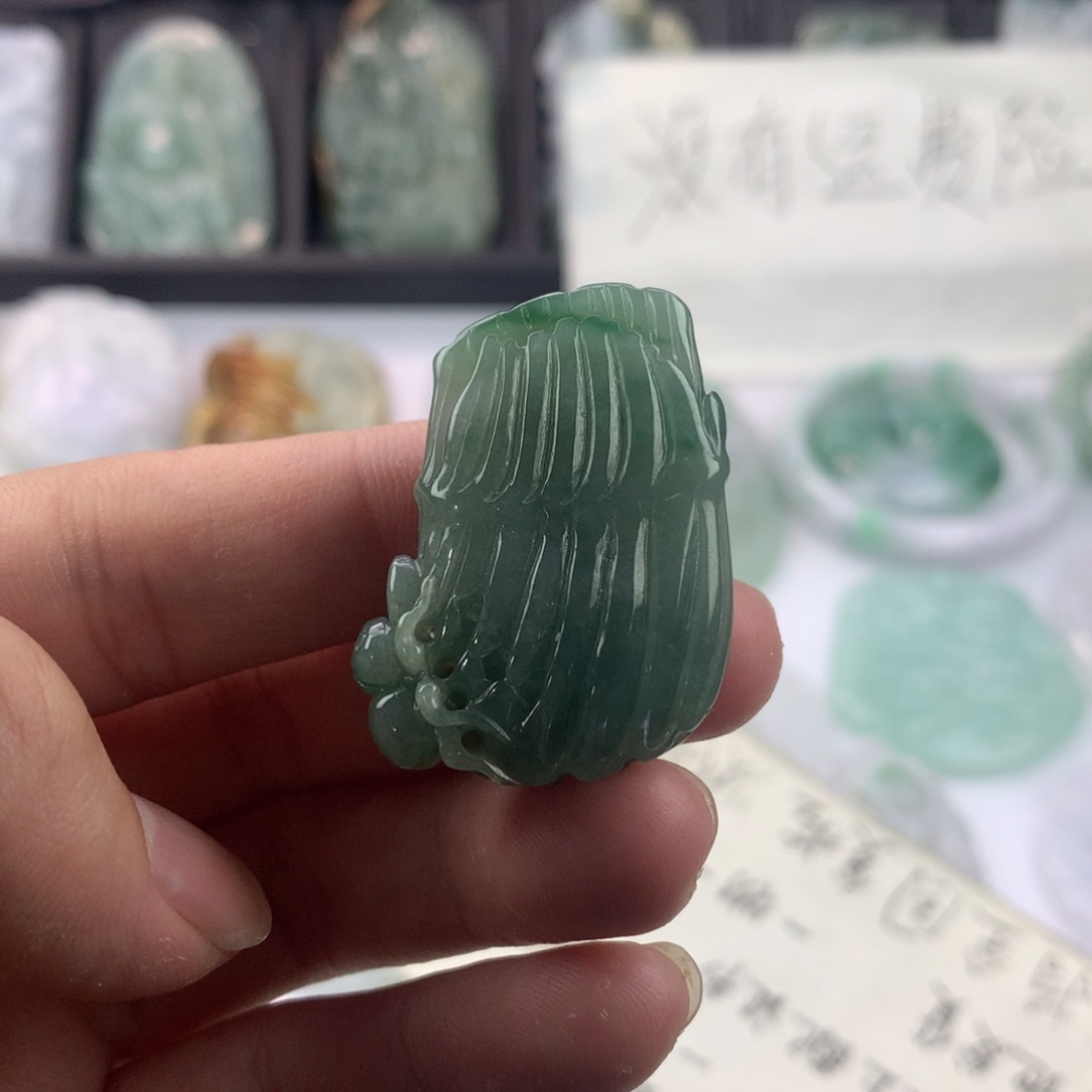 翡翠颈饰未镶嵌一