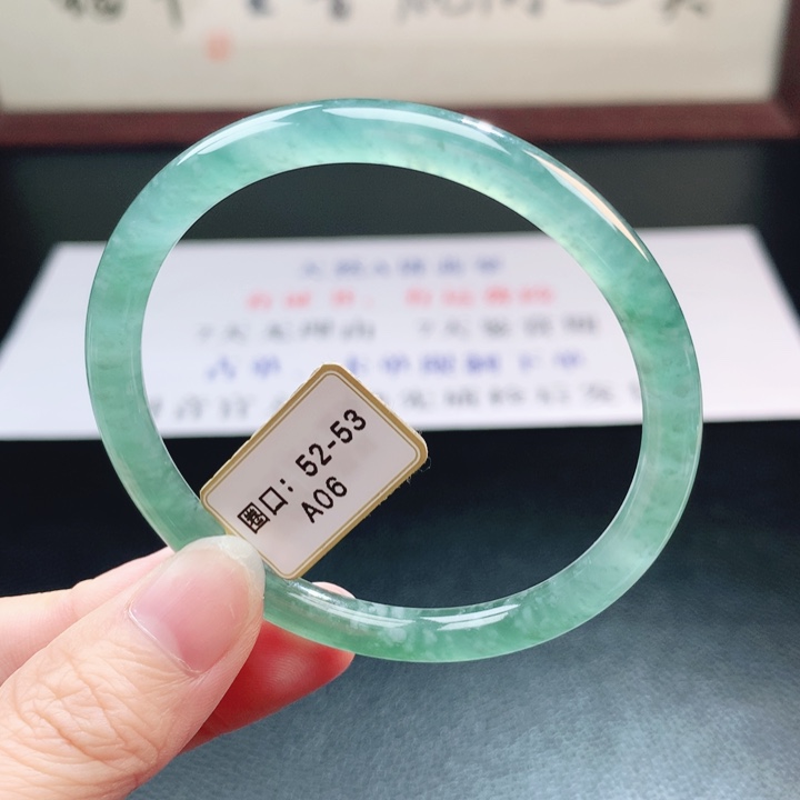 翡翠未镶嵌手镯翡翠手镯90