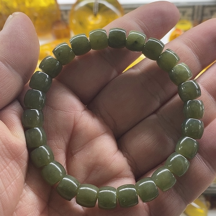 琥珀裸石未镶嵌手串