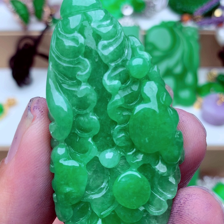 吊坠(不含链)未镶嵌翡翠