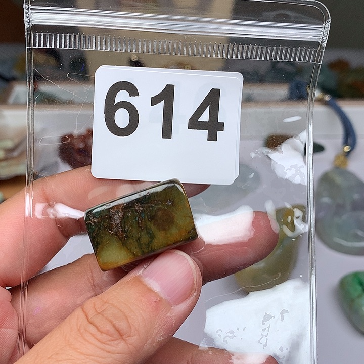 翡翠未镶嵌颈饰听****院翡翠
