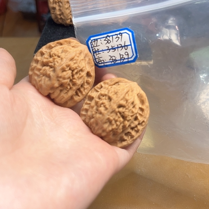 把件文玩核桃望月