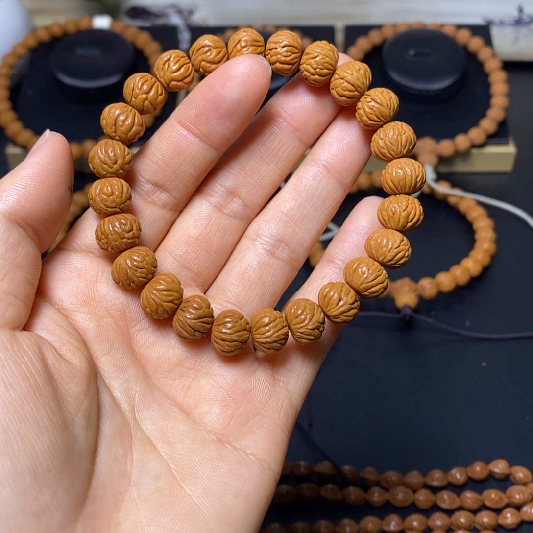 L***n手串桃核秦岭文玩桃核手串