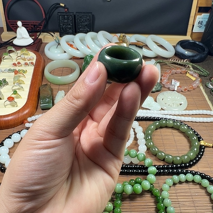 软玉未镶嵌吊坠(赠链)