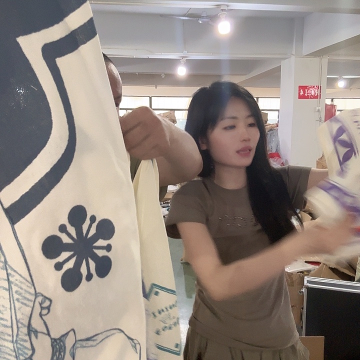 水牛皮（革）多色动漫卡通桌布发4片