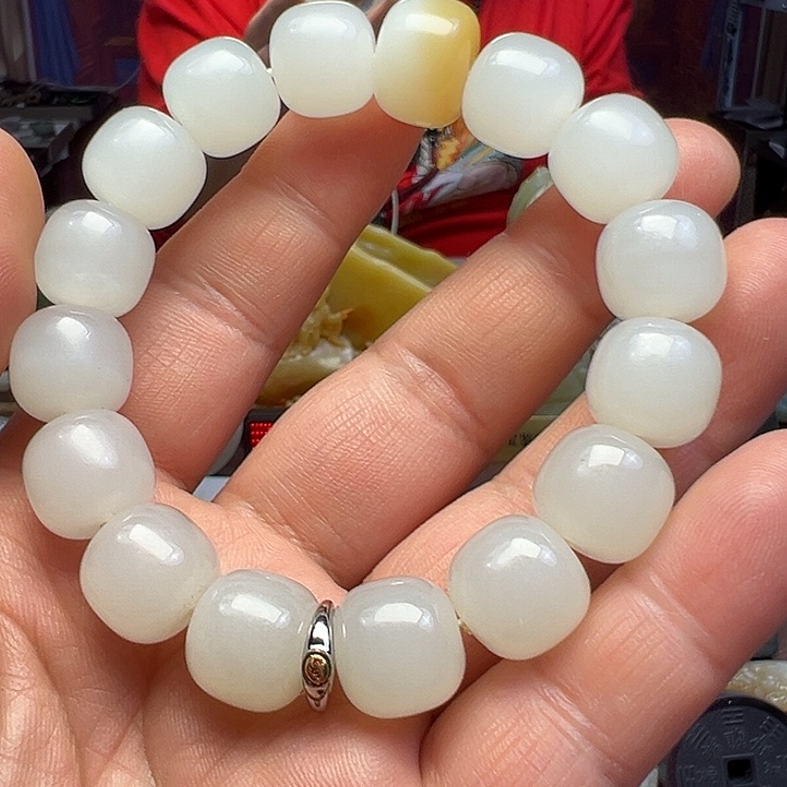 和田玉未镶嵌手链带糖扣