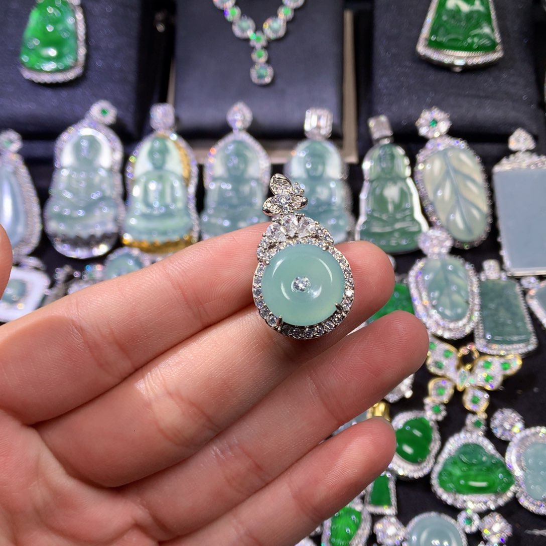 翡翠挂件未镶嵌8877666888