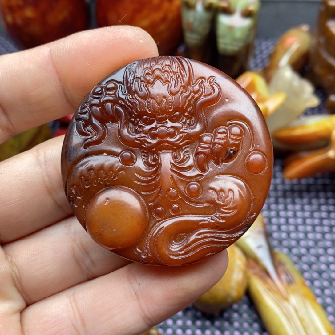 蛇纹石玉颈饰未镶嵌