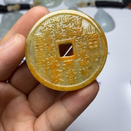 翡翠未镶嵌颈饰翡翠