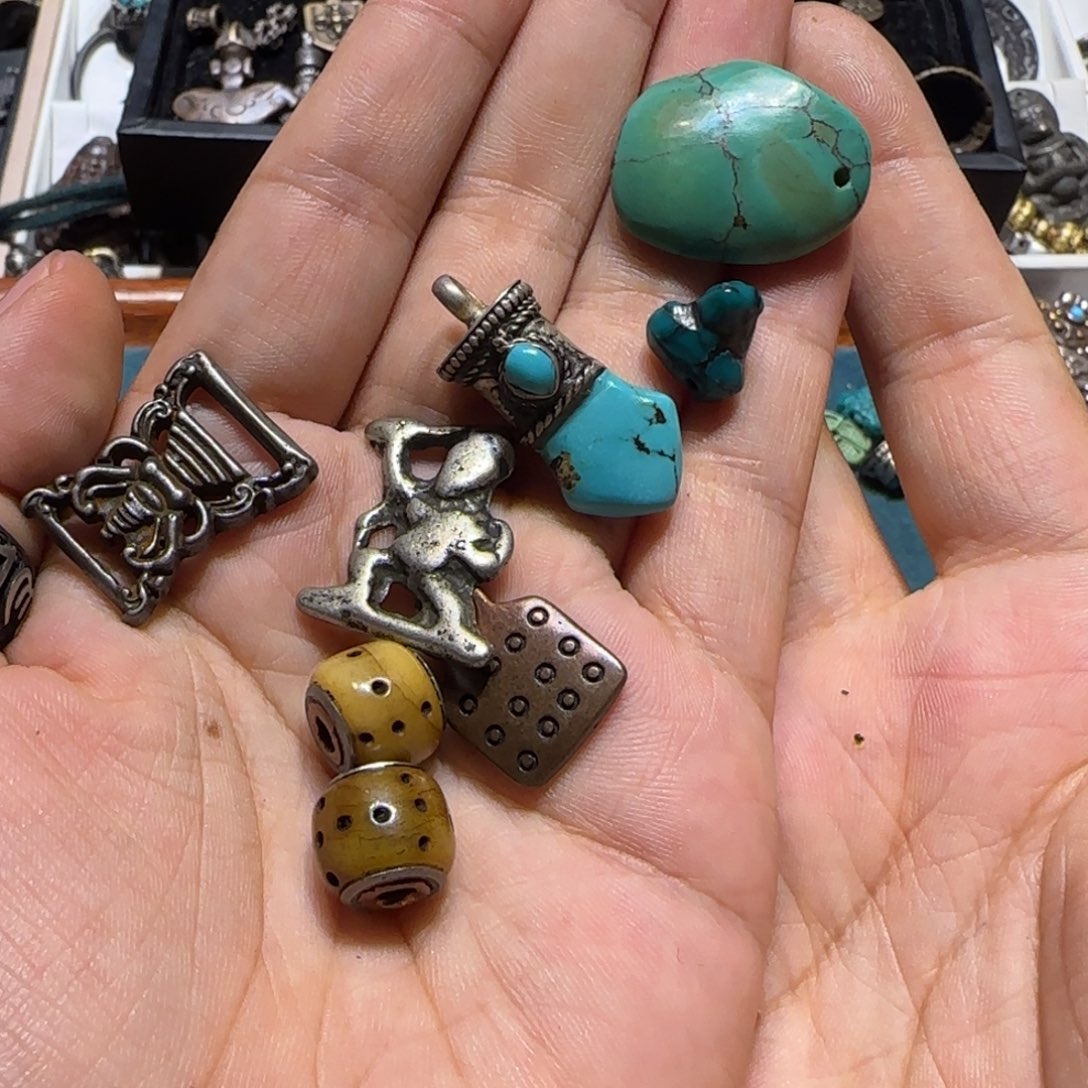 吊坠……吊。手串手链……