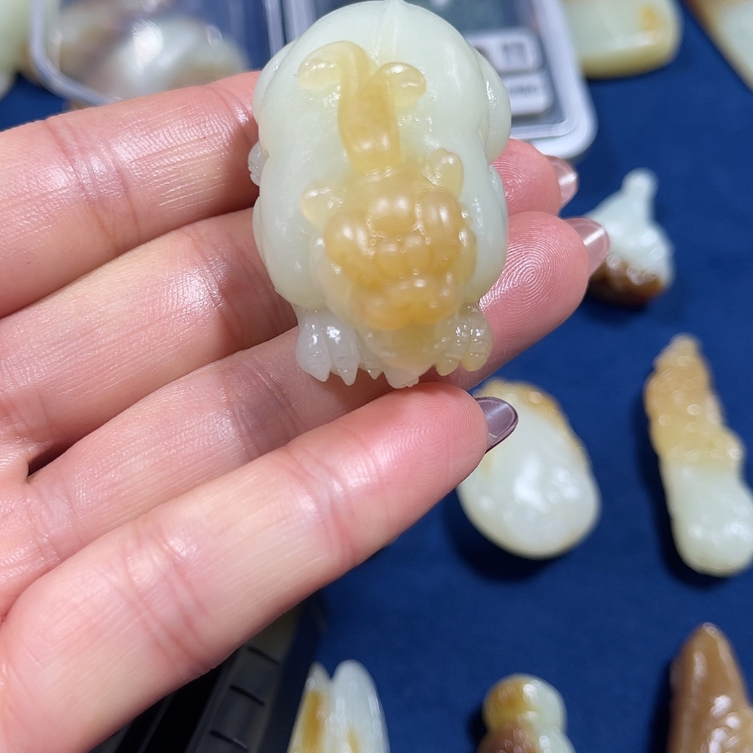 和田玉（糖玉）未镶嵌颈饰