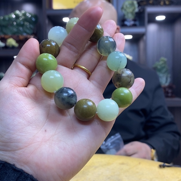 岫玉珠宝奇石未镶嵌快**祥