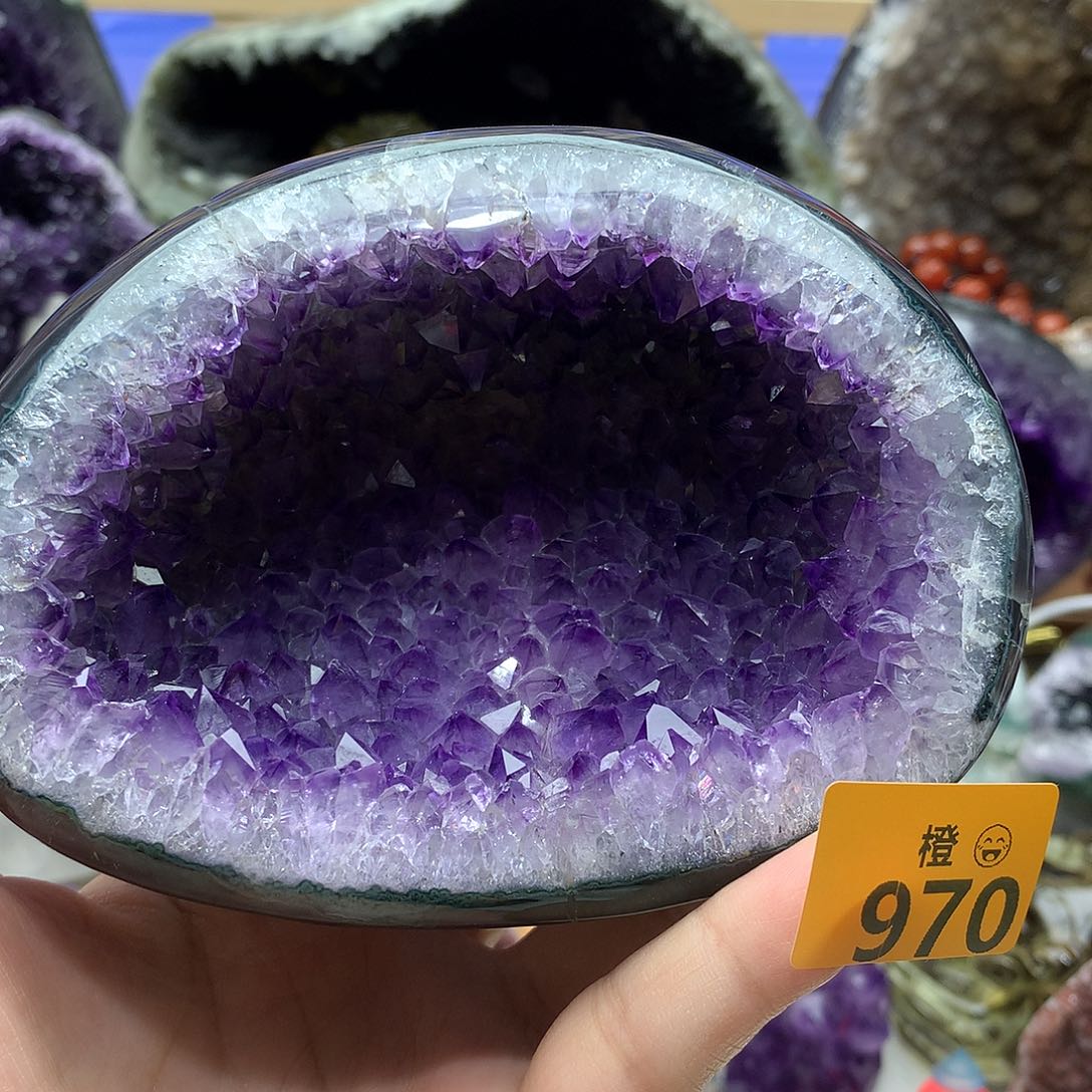 未镶嵌水晶大型摆件（非配饰）