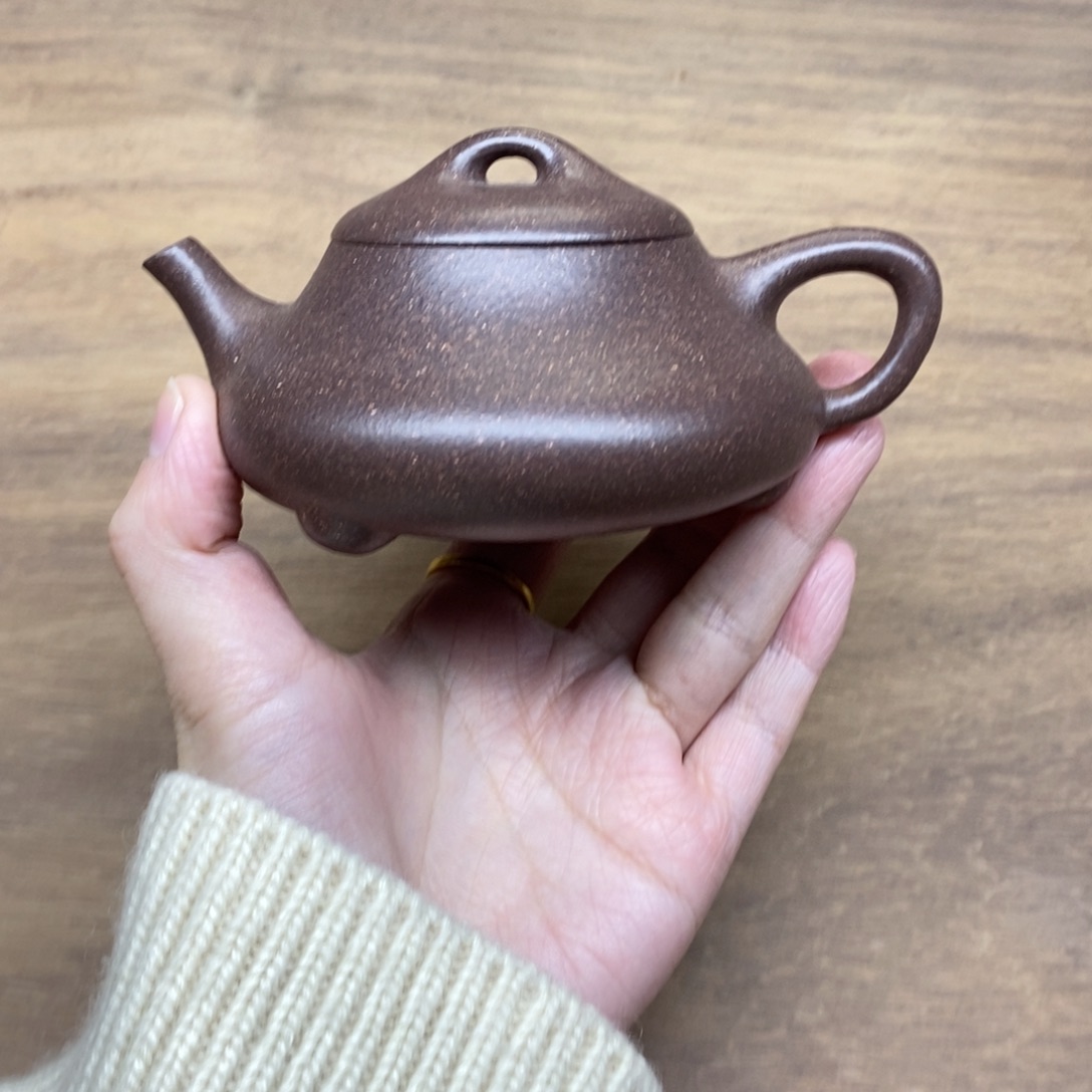 紫砂茶壶150cc.        