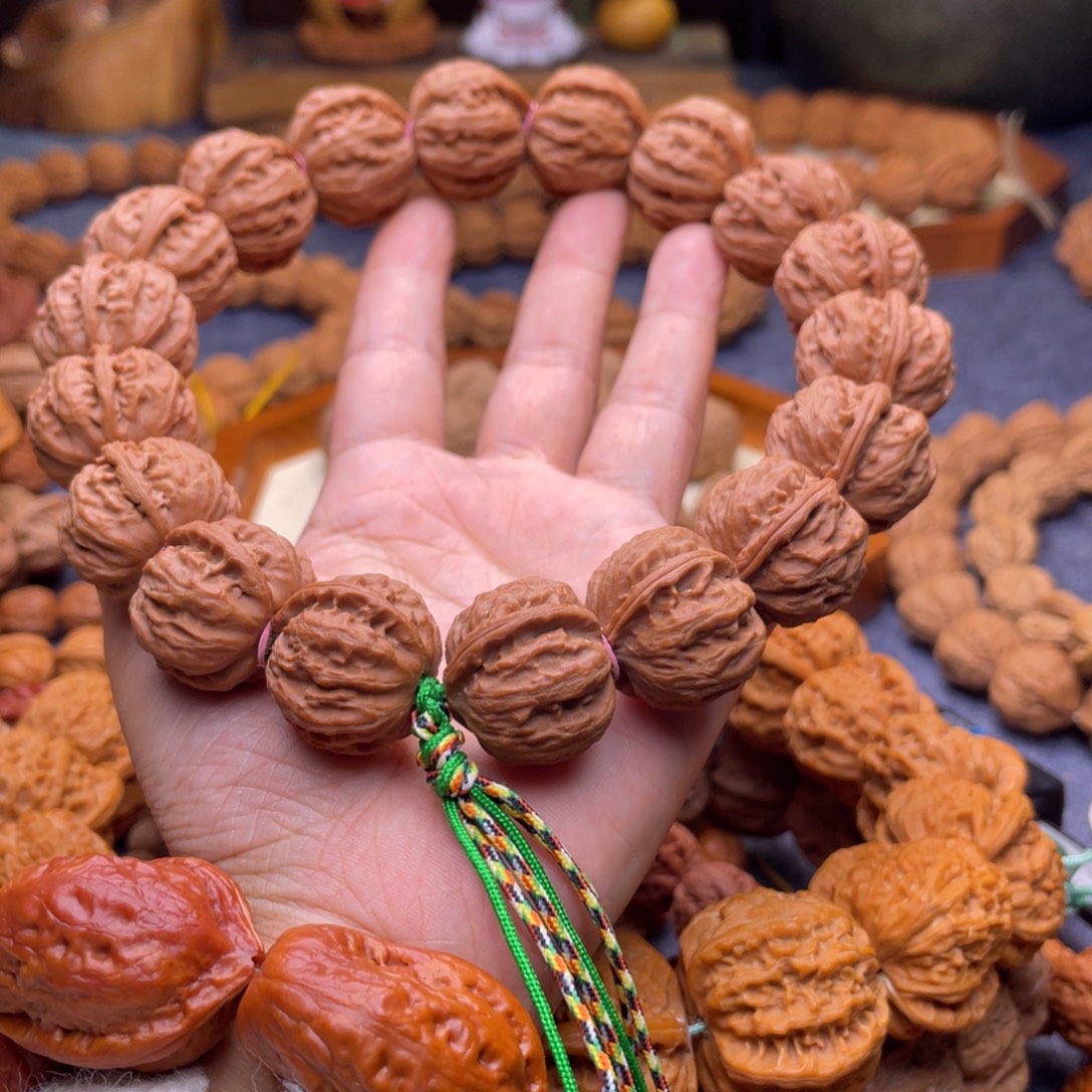 飞***跃文玩核桃吊坠秋子