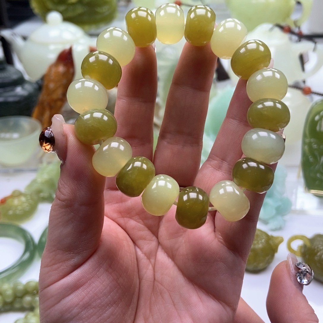 蛇纹石玉手把未镶嵌