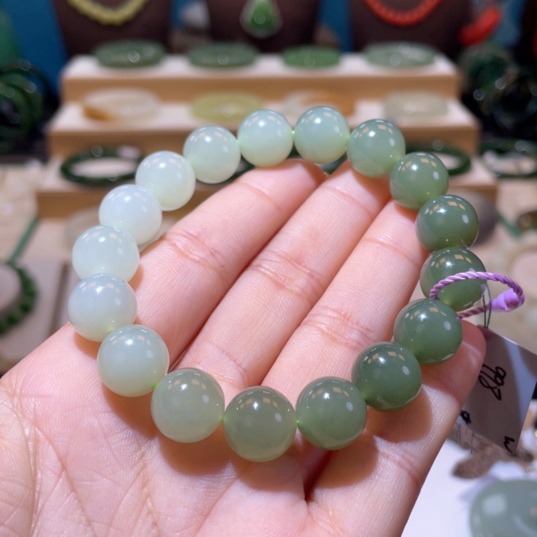 和田玉高品渐变冰晴手串未镶嵌