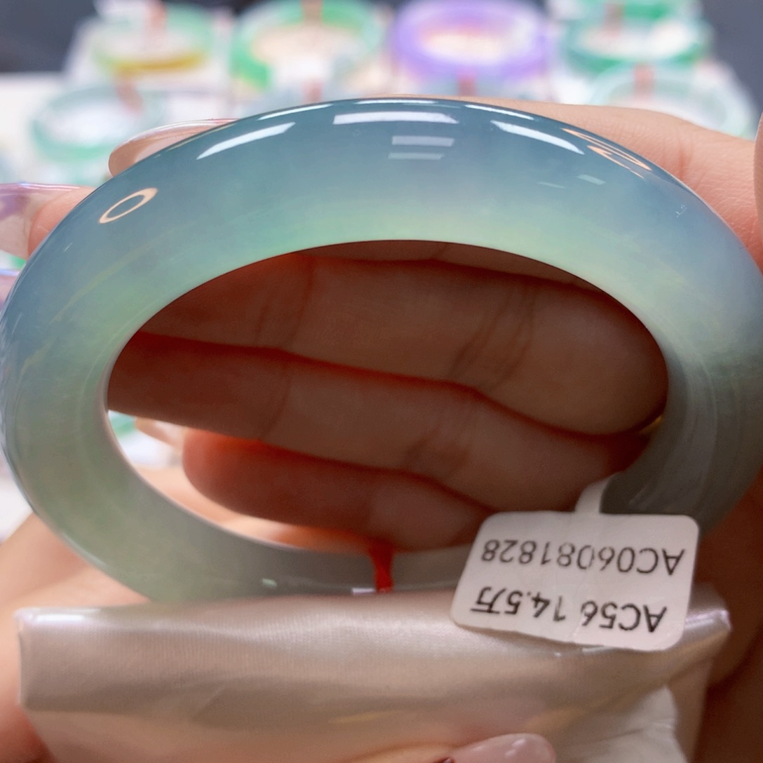 翡翠手镯未镶嵌56圆（莫莫26）17号