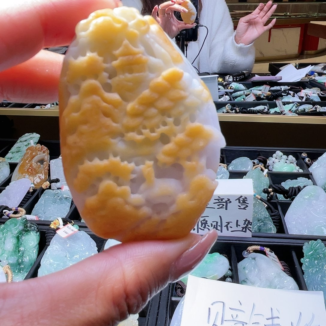 翡翠颈饰未镶嵌一个
