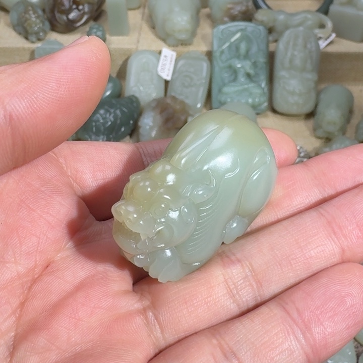 和田玉颈饰未镶嵌