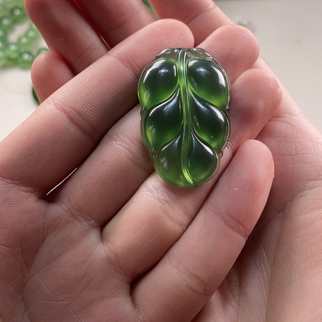 【闪购商品】蛇纹石玉岫玉未镶嵌请****姐