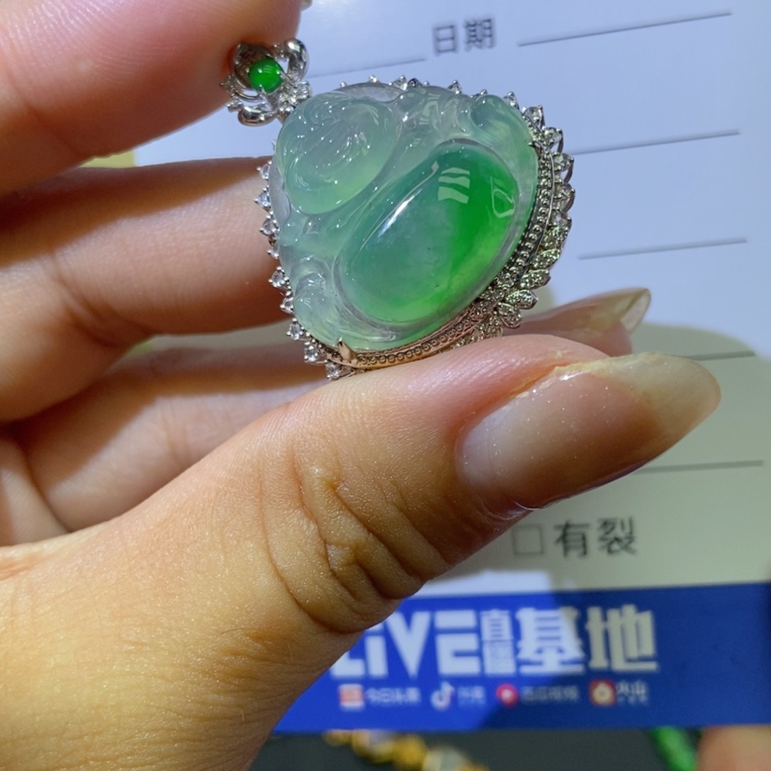 翡翠18K金镶嵌颈饰基地发货 假一赔三