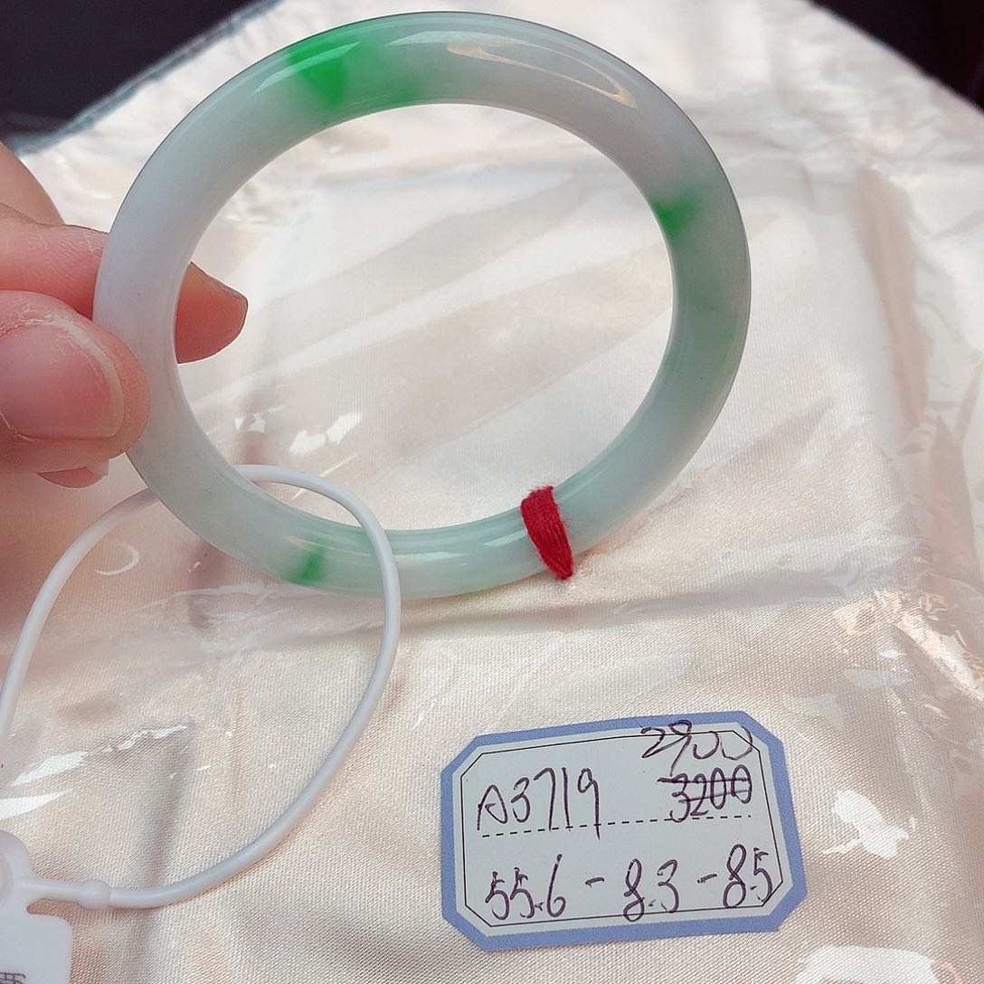 翡翠手镯未镶嵌天然缅甸翡翠A货